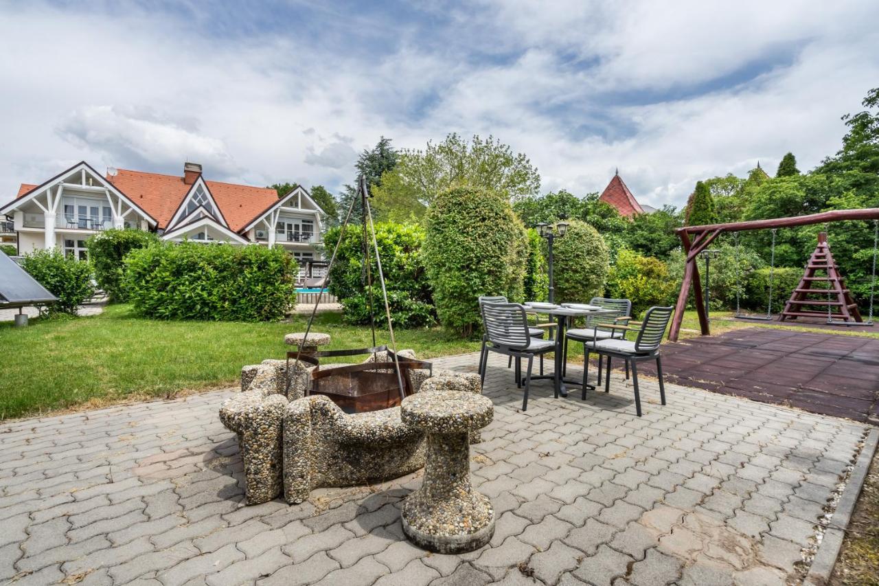 Hotel Clariss Balatonalmádi Buitenkant foto