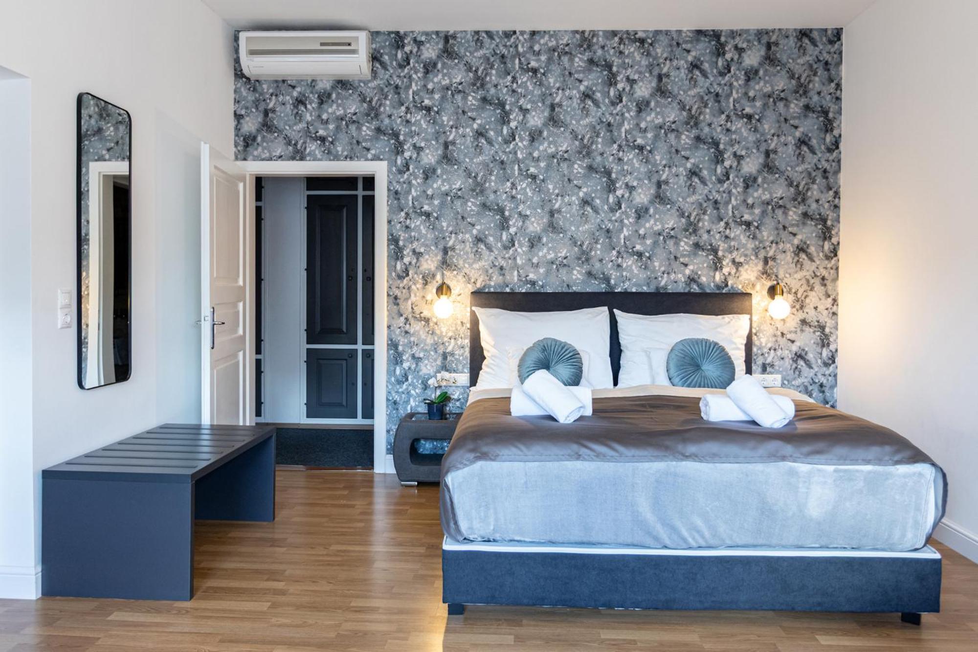 Hotel Clariss Balatonalmádi Buitenkant foto