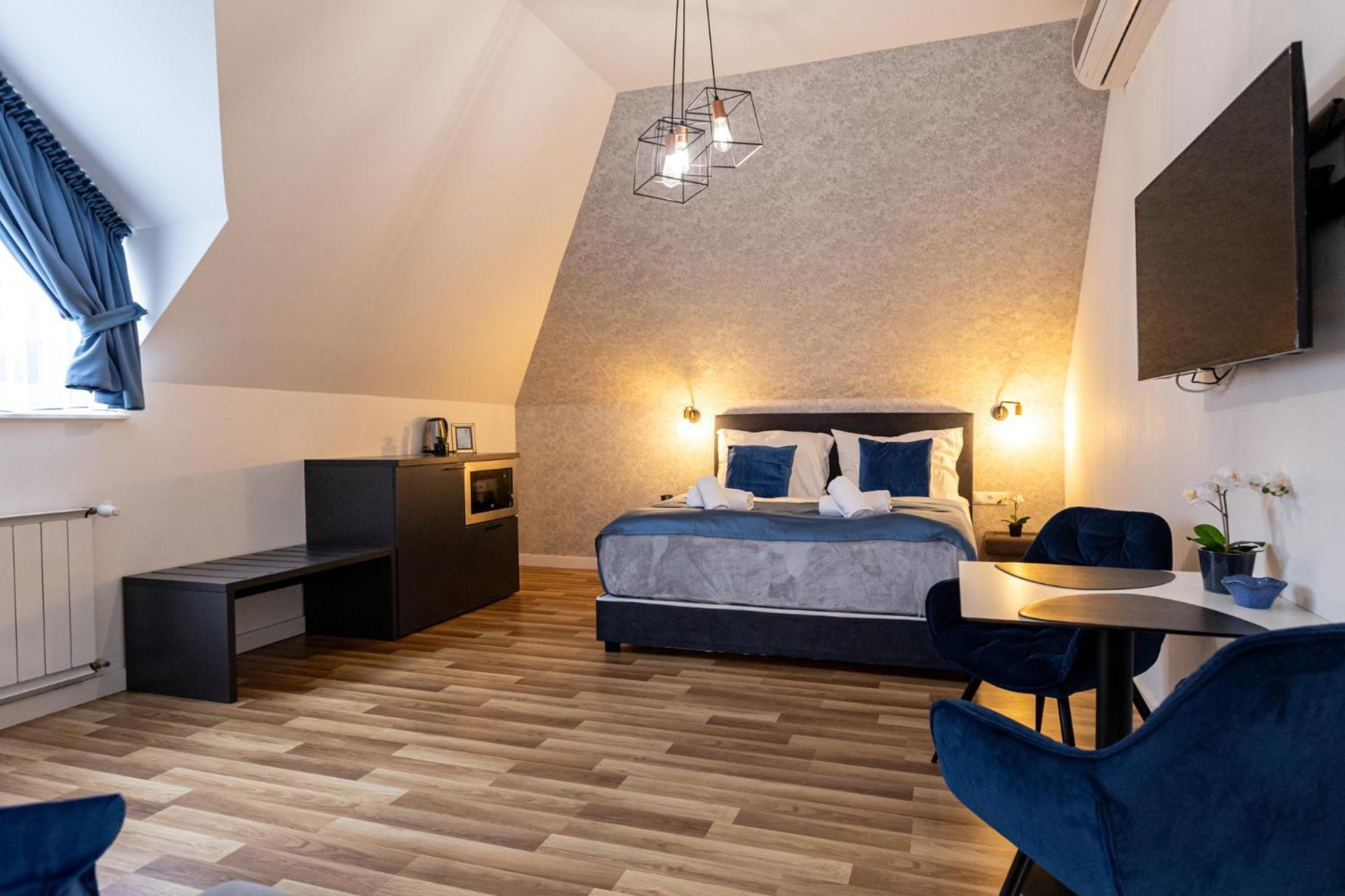 Hotel Clariss Balatonalmádi Buitenkant foto