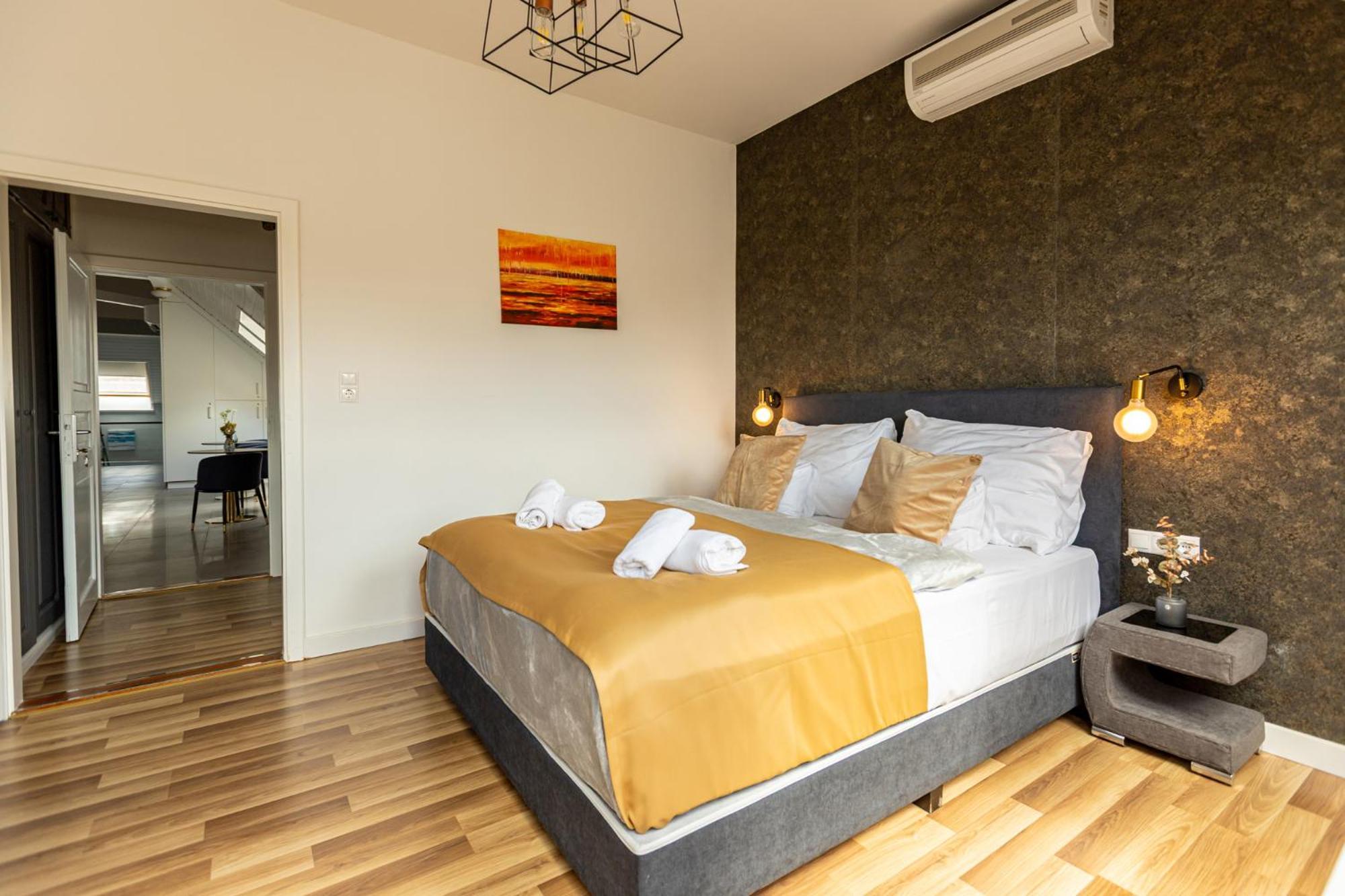 Hotel Clariss Balatonalmádi Buitenkant foto